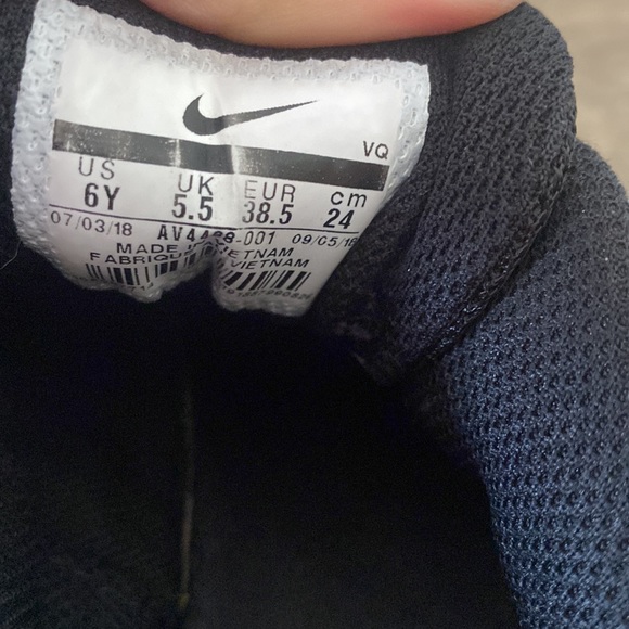 Nike Star Runner metallic running shoes size 6Y - Picture 6 of 7